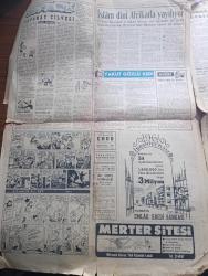 Milliyet Gazetesi - 4 Aralık 1960 - Yassıada'da 2 Dava Karara Bağlandı - Değirmen Davası Düştü Ve Sanıklardan Şemsi Demirkan Tahliye Edildi - Zimmet Davasında Zeyyat Mandalinci'nin Tevkif Kararı Kalktı - Kayseri Olayları İçin 13 Kişinin İdamı İsteniyor - Sezai Okan'ın Açıklaması Kurucu Meclis 2 Ocakta Toplanıyor - Teknik Üniversite Rektörü Fikret Narter 147'ler Meselesi İnkişaf Halinde Dedi - Cemal Gürsel'in Muayene İçin Amerikalı Bir Doktor Geldi - Rus Feza Gemisi Parçalanıp Yandı - Çetin Altan Köşe Yazısı - Dün Yassıada'da Yazan Halit Kıvanç - Abdülcanbaz'ın Maceraları Çizen Turhan Selçuk - Pazarlık Köşesi Yazan Halit Kıvanç Köşe Yazısı - İslam Dini Afrika'da Yayılıyor - Yakut Gözlü Kedi Yazan Ümit Deniz Yazı Dizisi - Johnny Hazard Çizen Frank Robbins - Allahlık Ali Bey Çizen Swan - Oba Sucuğu - Galatasaray Ptt'yi Kolay Yendi - Bir Aylık İstirahat Beşiktaş'a Yaradı - Fenerbahçe Eskişehir'de 3 0 Galip - Darüşşafaka 76 Galatasaray 60
