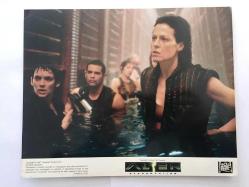 ALIEN - YARATIK: DİRİLİŞ (1997) - SİNEMA FİLMİ ORİJİNAL 7'Lİ LOBİ KART SETİ - AMERİKA DÖNEM BASKISI - ALIEN: RESURRECTION (1997) ORIGINAL LOBBY CARD SET 7 SCENES, U.S.A - 25 x 20 cm - Jean-Pierre Jeunet, Sigourney Weaver, Winona Ryder, Dominique Pinon, Ron Perlman, Gary Dourdan, Michael Wincott, Kim Flowers, Dan Hedaya, J.E. Freeman, Brad Dourif, Raymond Cruz, Leland Orser, Carolyn Campbell, Marlene Bush, David St. James, 	Joss Whedon, John Frizzell, Hervé Schneid