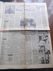 Son Havadis Gazetesi - 26 Ekim 1965 - Sevinelim Mi Üzülelim Yazan Mümtaz Faik Fenik Köşe Yazısı - Hizmet Kabinesi Kuruluyor - Süleyman Demirel Bizim Usullerimiz Tamamen Demokratiktir Dedi - İstanbul Üniversitesi Rektör Seçiminde En Güçlü Namzet Dr. Halit Ziya Konuralp - Bakanların Listesi Bugün Cemal Gürsel'e Verilecek - Mahkemede Güler Gürses'in Şakır şakır Atarım Plağını Çalıp Dinlediler Fotoğraf - Uzayda Buluşma İkizlerin Uçuşu Geri Bırakıldı - Demirel Başbakan Yazan Orhan Seyfi Orhon Köşe Yazısı - Ziya Gökalp'ın 41. Ölüm Yılı -  Bizans Casusu Batu'nun Maceraları Yazan Ve Çizen Yurdagün Göker - Tarihte Bugün Patrona Halil Öldürüldü - Sultan Aziz'in Başpehlivanı Kavasoğlu Yazan Meydancı - Tiyatro Konusunda Haşim İşcan Tezada Düşüyor - Futbolcu Metin Oktay'ın Rol Aldığı Film Taçsız Kral Fotoğraf - Ajda Pekkan Ayten Kaçmaz Fotoğraf - James Bond Bulgar Rakibiyle Karşılaşacak - Şükrü Gülesin'in Jübilesi İçin Lazio Takımı Tam Kadro Geliyor - Fenerbahçe Dinamo Maçı 4  ve 13 Kasım'da
