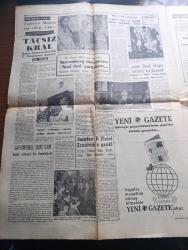 Son Havadis Gazetesi - 26 Ekim 1965 - Sevinelim Mi Üzülelim Yazan Mümtaz Faik Fenik Köşe Yazısı - Hizmet Kabinesi Kuruluyor - Süleyman Demirel Bizim Usullerimiz Tamamen Demokratiktir Dedi - İstanbul Üniversitesi Rektör Seçiminde En Güçlü Namzet Dr. Halit Ziya Konuralp - Bakanların Listesi Bugün Cemal Gürsel'e Verilecek - Mahkemede Güler Gürses'in Şakır şakır Atarım Plağını Çalıp Dinlediler Fotoğraf - Uzayda Buluşma İkizlerin Uçuşu Geri Bırakıldı - Demirel Başbakan Yazan Orhan Seyfi Orhon Köşe Yazısı - Ziya Gökalp'ın 41. Ölüm Yılı -  Bizans Casusu Batu'nun Maceraları Yazan Ve Çizen Yurdagün Göker - Tarihte Bugün Patrona Halil Öldürüldü - Sultan Aziz'in Başpehlivanı Kavasoğlu Yazan Meydancı - Tiyatro Konusunda Haşim İşcan Tezada Düşüyor - Futbolcu Metin Oktay'ın Rol Aldığı Film Taçsız Kral Fotoğraf - Ajda Pekkan Ayten Kaçmaz Fotoğraf - James Bond Bulgar Rakibiyle Karşılaşacak - Şükrü Gülesin'in Jübilesi İçin Lazio Takımı Tam Kadro Geliyor - Fenerbahçe Dinamo Maçı 4  ve 13 Kasım'da