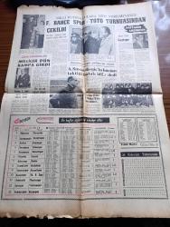 Son Havadis Gazetesi - 17 Ocak 1967 - Temyizdeki Rüşvet Olayı Yazan Mümtaz Faik Fenik Köşe Yazısı - Savcılık Eski Emniyet Müdürü Ahmet Demir Hakkında Tahkikat Açtı - Şiddetli Tipi Hayatı Felce Uğrattı 8 Kişi Donarak Öldü - Başbakan Süleyman Demirel Ankara'ya Döndü - Turhan Feyzioğlu Bülent Ecevit'e Ağır Cevap Verdi Rejime Kastedenlerin Karşısında Birleşmeliyiz- Büyü Yapan Musevi Abraham Marzuhi 2 Yıl Ceza Aldı - Gülbeyaz Yazan Ragıp Şevki Yeşim Yazı Dizisi - Hz. Ali Ve Suffin Muharebeleri Hazırlayan Yusuf Ziya İnan Yazı Dizisi - Aradığım İnsan Yazan Perihan Parla Yazı Dizisi -  Fezada Savaş Çizgi Roman - Kara Sinan'ın Yeni Macerası Bir Elmanın Yarısı Çizen Yücel Köksal  - Cibali Karakolu - Adı Aylin Namı Diğer Türkan Şoray Ve Ediz Hun Fotoğraf - İslam'ın Dört Halifesi Yazan Zuhuri Danışman Yazı Dizisi - Milli Futbolculara İzin Verilmeyince Fenerbahçe Spor Toto Turnuvasından Çekildi - Şampiyonluğa Gidiyoruz Diyen Adnan Süvari Gegiç'ij Hücum Taktiği Hatalı İdi Dedi - Haftanın Takımı