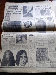 Akşam Gazetesi - 14 Eylül 1968 - Cemal Gürsel'in Ölüm Yıldönümünde Fahri Özdilek İmzası İle Milli Birlik Komitesi Bir Bildiri Yayınladı - 27 Mayıs'tan Yeteri Kadar Ders Alınmadı - Doktor Faruk Ayanoğlu Törenle Dün Toprağa Verildi - Doktor Faruk Ayanoğlu'nun Bütün Hayatını Kurtardıları Oradaydı Fotoğrafı - Kürdistan Dosyası Yarın Açıklıyoruz - Süleyman Demirel Memleketi İleri Götürecek Fikirlerden Korkmayınız Dedi - Aktör Danyal Topatan Vergi Borcundan Yargılandı - Polis Hippy Ve Beatniklere Nazik Davranacak - Karaoğlan Yazan Ve Çizen Suat Yalaz - Mutlak Fakirleşme Oran Olarak Fakirleşme Yazan Çetin Altan Köşe Yazısı - Cihan Pehlivanı Kara Ahmet Yazan Ve Çizen Ratip Tahir Burak - Müzik Yazan Levent Lir - Özdemir Erdoğan Show'lara Başlıyor - Selçuk Ural Sinemaya Geçti - Füsun Önal'a 10 Soru - Şöhret John Lennon'un Başına Vurdu - Elvis Presley - Fenerbahçe Dikkat Manchester City Karşısında En Büyük Rakibiniz Seyircidir - Galatasaray'ı Adana'da Dayak Değil Mağlubiyet Bekliyor