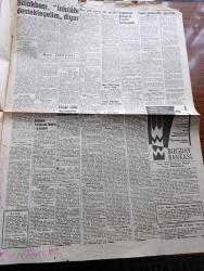 Yeni Sabah Gazetesi - 30 Mayıs 1960 - Sabık Dahiliye Vekili Namık Gedik İntihar Etti - Namık Gedik Kendini Bir Pencereden Atmak Suretiyle Öldü - Batı Dünyası Türkiye'de Durum Güven Verici Diyor - İran Şahı'da Türkiye'deki Hareketi Benimsiyor - Üç Kafadar Fatin Rüştü Zorlu Adnan Menderes ve Namık Gedik Fotoğraf - Sabık Dahiliye Vekili Namık Gedik'in Şu Fotoğraftaki Gülen Yüzünü Gören Azdı - Bayan Zorlu'nun Üzerinde 50 Parça Elmas Bulundu - Pakistan Yeni Hükümetimizi Resmen Tanıdı - Harice Çıkış Durduruldu Giriş Serbest - İzmir'de Kaldırımlara Yazılan Yazı Zulmün Topu Geri Tepti - Hürriyet Şehitleri Abidesini Gençlik Yapacak - Son Bir Aylık Olayların Dünyadaki Akisleri - Time Dergisi O Gece İstanbul Hayalet Şehri Halindeydi Diyor - Hırçın Kız Yazan Serge Dalene Yazı Dizisi - Hayk Hammer Çizen Oğuz Aral - Cafer İle Hürmüz Çizen Altan Erbulak - Osman Bölükbaşı İnkılâbı Destekleyelim Diyor - 17 Yaşındaki Şehit Olan Liseli Nedim Özpulat Ölürken Vatan Sağ Olsun dedi - Besiktaş Takımı