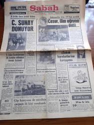 Babıalide Sabah Gazetesi - 21 Kasım 1969 - 10 Günlük Rusya Gezisini Bitiren Cevdet Sunay Dönüyor - Astronotlar Dün AY'dan Ayrıldı - Çarşamba Günü İki Dünyalıyı Aya İndiren Çirkin Makine İntrepid Bilim Adına Feda Edilmiştir - Milli Eğitim Bakanı Orhan Oğuz Sokak Hareketlerinde Karşıyım - Yüksek İslam Enstitülerinin 10. Kuruluş Yıldönümü Törenle Kutlandı - Konya Bağımsız Milletvekili Necmettin Erbakan Gazetecilerle Görüşecek -  TKP Veya TİP - Turnayı Gözünden Yazan Günyar Otmanbölük - Japon Başbakanına Yapılan Gösteriler Komünist Koreliler Tehlikesini Çıkardı - Bücür Ve Uçan Halısı Karikatür - Selçuk Sultan'ı Geliyor Yazan S. Asaf Önen Yazı Dizisi - Peygamberimizin Seçtiği Ve Sevdiği Dört Büyük Halife Yazan İhsan Uzungüngör Yazı Dizisi - 11 Ayın Sultanı Ramazan Köşesi - Kıblenin Kudüs'ten Kabe'ye Çevrilmesi - Kadın Çocuk Ve Ev Köşesi - Kadın Budu Köfte Tarifi - 200 Bin Kişilik Maracana Stadında Oynanan Maçta Pele Bininci Golünü Attı - Hadiseli Beşiktaş Altay Maçı Tepki İle Karşılandı -