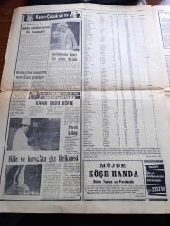 Babıalide Sabah Gazetesi - 21 Kasım 1969 - 10 Günlük Rusya Gezisini Bitiren Cevdet Sunay Dönüyor - Astronotlar Dün AY'dan Ayrıldı - Çarşamba Günü İki Dünyalıyı Aya İndiren Çirkin Makine İntrepid Bilim Adına Feda Edilmiştir - Milli Eğitim Bakanı Orhan Oğuz Sokak Hareketlerinde Karşıyım - Yüksek İslam Enstitülerinin 10. Kuruluş Yıldönümü Törenle Kutlandı - Konya Bağımsız Milletvekili Necmettin Erbakan Gazetecilerle Görüşecek -  TKP Veya TİP - Turnayı Gözünden Yazan Günyar Otmanbölük - Japon Başbakanına Yapılan Gösteriler Komünist Koreliler Tehlikesini Çıkardı - Bücür Ve Uçan Halısı Karikatür - Selçuk Sultan'ı Geliyor Yazan S. Asaf Önen Yazı Dizisi - Peygamberimizin Seçtiği Ve Sevdiği Dört Büyük Halife Yazan İhsan Uzungüngör Yazı Dizisi - 11 Ayın Sultanı Ramazan Köşesi - Kıblenin Kudüs'ten Kabe'ye Çevrilmesi - Kadın Çocuk Ve Ev Köşesi - Kadın Budu Köfte Tarifi - 200 Bin Kişilik Maracana Stadında Oynanan Maçta Pele Bininci Golünü Attı - Hadiseli Beşiktaş Altay Maçı Tepki İle Karşılandı -