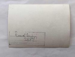 EMEL SAYIN'IN ORİJİNAL 3'LÜ FOTOĞRAF SETİ, 12 x 9  cm EBADINDA - EMEL SAYIN, DOĞUŞTAN GÖZLERİ OLMAYAN KÜÇÜK BİR KIZ ÇOCUĞUNU EVİNDE ZİYARET EDERKEN ÇEKİLMİŞ 3 FARKLI KARE