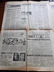 Cumhuriyet Gazetesi - 17 Ağustos 1964 - Bugün Beklenen Birleşmiş Milletler Arabulucusu Tuomioja Kalp Krizi Geçirdi - Rumlar Moskova'ya Bir Heyet Gönderdiler - Erenköylü Türk Mücahidi Sadrettin Kemal Anlatıyor Rumlar İstedikleri Kadar Takviye Alsınlar Artık Bizi Yenemezler - Adalet Partisi Kıbrıs Konusunda Hükümetin İzahatta Bulunmasını İsteyecek - Yüzlerce Hacı Adayı Dün Meryem Ana'yı Ziyaret Etti - Good Year İşçileri Grevle İlgili Olarak Sessiz Yürüyüş Yapacaklar - Yaşar Kemal'in Eseri İnce Memed Filme Alınıyor - Bay Oscar Karikatür - Profesör Nimbüs'ün Maceraları Çizgi Roman - Bağımsız Kıbrıs Devleti Mi Yazan İlhan Selçuk Köşe Yazısı - El Yazısını Okuyarak Daktilo Eden Elektronik Alet - Ses Taklit Eden Makine Yapıldı - Venedik Film Festivali'nin Şeref Misafiri Susuz Yaz'dan Bir Sahne Fotoğraf - Kürek Milli Takımımız İsrail'i Mağlup Etmeyi Başardılar - İzmir Ve Ankara'da Spor Toto Maçları - Kalecisiz Karşıyaka Altay'a 5 0 Yenildi - Galatasaray 3 Feriköy 2-Şöhretli Raketler İstanbul'da