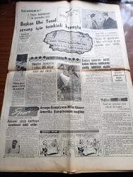 Cumhuriyet Gazetesi - 11 Eylül 1964 - Adalet Partisinde Başkanlık Meselesi Yazan Ecvet Güresin Köşe Yazısı - Abluka Yüzünden Kıbrıslı Türkleri Düştükleri Güç Durumdan Kurtarmak İçin Erenköy'e İhtiyaç Maddesi Çıkaracağız - Dışişleri Bakanı Feridun Cemal Erkin İttifakları Gözden Geçirme Konusunda Dikkatli Olmak Lazım Dedi - Kıbrıs'ta Türkler Arasında Gıdasızlıktan Salgın Hastalık Başgösterdi - Adalet Partisi Milletvekili Mahmut Rıza Bertan Bir Kazada Vefat Etti - Bir Acı Şarkı Yazan Cronin Yazı Dizisi - Bay Oscar Karikatür - İngiliz Sovyet Kredi Anlaşması Amerikada İyi Karşılanmadı - Paris'in Kralı Çizgi Roman - Perde Aralığından Yazan Nadir Nadi Köşe Yazısı - 200 Dolarla 40 Gün Avrupa Derleyen Haluk Durukal Yazı Dizisi - Rize Çayı - İşgalden Kurtuluşa İzmir'in Kanlı Günleri Yazan Doktor Şükrü Pamirtan Yazı Dizisi - Başkan Ulvi Yenal Galatasaray'ın Magdeburg'la Rövanş Maçı İçin Temkinli Konuştu - Panathinaikos AEK İdarecileri Politika İle Uğraşmıyoruz - Fenerbahçe Gençlerbirliği Maçı