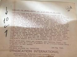 Boş bir arazide atlarını güçlükle tutmaya çalışırken çekilmiş genç bir kadın fotoğrafı. 03.05.1968 .ORJİNAL SİYAH & BEYAZ 16x10cm EBADINDA - 1940'LAR, 1950'LER, 1960'LAR ve 1970'LER