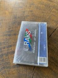 İSTANBUL KANATLARIMIN ALTINDA FİLM MÜZİKLERİ - TULUYHAN UĞURLU - KASET (JELATİNİNDE)