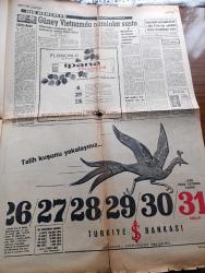 Cumhuriyet Gazetesi - 25 Aralık 1965 - Gönül Yazar'ın Halime Şarkısı Müstehcen Olduğu Sebebiyle Mahkemede Dinlendi Fotoğraf - 1966 Yılı Adana'da Köy Yılı İlan Edildi - 100 İlkokul Öğrencisi Sessiz Yürüyüş Yaptı - Norveç'le Yeni Bir Kredi Anlaşması İmzalandı - İzmir Belediye Mensuplarına Su Elektrik Havagazı İçin %50 İndirim - Cumhuriyete Mektuplar Köşesi - Değerli Sanatçı Gazanfer Özcan Ameliyat Oldu - Haftanın Şakaları Yazan Burhan Felek - Haftanın Filmleri Yazan Ural Birand - 40 Yıl Önce Cüzzamın Tedavisi - Doktor Hulusi Behçet Bey - İstanbul'da Sinemalar Tiyatrolar Programı - İpana - Güney Vietnam'da Namlular Sustu - Şam'daki Mücadelede Jön Türkler Yenildi Bitar Başbakan Oldu - Türkiye İş Bankası - Güz Şarkısı Yazan Peride Celal Yazı Dizisi - Zengin Olunca Yazan Joan Fleming Yazı Dizisi - James Bond Çizgi Roman - Malkoçoğlu Konu Ve Resim Ayhan Başoğlu