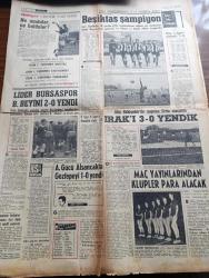 Milliyet Gazetesi - 17 Ocak 1966 - Bayan Gandi'ye Başbakanlık Teklif Edildi -  Sinema Oyuncusu John Mills ve Ailesi Sinemaya Gidiyor Fotoğraf - Ramazan Davulu Bir Mesele Oldu - Mimarlar Ayasofya Müze Kalmalı Dedi - THY'nin Art Uçağı Havadayken Yangın Tehlikesi Geçirdi - Langırt Faciası Yazı Suat Arın - İstanbul'da Yeni 2 Tıp Fakültesi Açılıyor - Kur'an'ı Kerim'den İlhamlar Yazan Behçet Kemal Çağlar - Türk Demir Döküm Fabrikaları - Abdülcanbaz'ın Maceraları Çizen Turhan Selçuk - Çarpıntı Yazan Françoise Sagan Yazı Dizisi - Murat Davman Casuslara Karşı Yazan Ümit Deniz Yazı Dizisi  - Atatürk Bir Milletin Yeniden Doğuşu Yazan Lord Kinross Çeviren Murat Belge Yazı Dizisi - Olaylar ve İnsanlar Hazırlayan Hasan Pulur - Adana Bölge Tiyatrosu Açılıyor - Rıfat Ilgaz -  Hababam Sınıfı - Yaşar Kemal'in Tenekesi Gülriz Sururi  Engin Cezzar Tiyatro Topluluğu Sahnesinde - Beşiktaş Şampiyon - Lider Bursaspor Beylerbeyini 2 0 Yendi -Şampiyon Kulüpler Turnuvası İçin Orhan Şeref Apak Yeni Teklif Yapacak