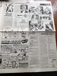 Tercüman İnci Ekran Gazetesi - 19 Aralık 1977 - Zeki Müren Yılbaşı Gecesi 7 Şarkı İle Sevgili TV Seyircilerine Kavuşacağım Fotoğraf - Bülent Eserden Az Bir Programla Asla TV'ye Çıkmam Diyor Fotoğraf -  Atatürk'ü Tv'de Ahmetli Mekin Canlandıracak Fotoğraf - Gazino Neonlarında Süren Rekabet Tv'de Devam Ediyor - İstanbul TV'sine Bir Oto Hırsızı Musallat Oldu - Arabası Çalınma Rekoru Meral Savcı'da - İstanbul TV Müdürü Atalay Akçalı - Ekrandaki Sevgili Foto Roman Oynayanlar Günay Armen Baki Tamer Yönetmen Arif Keskiner Çekim Meftun Olgaç - Kadın Ev Yazan Belma Aksun - Aşçınız Diyor Ki İzmarit Tavası - Saçı Dökülen Kanaryalar - Hayri'nin Melekleri Yazan Ve Çizen Suavi Süalp - Nevrozil Kazım İçen 100 Kişi Ispanak Gibi Oldu - Tele Makara Makaracı Suavi Süalp - Evlenmek İstiyorum - Yanlış Adım Yazan Ve Çizen Erol Denli - Tarihi Macera Romanı Şeytan Kuyusu Yazı Dizisi - Tefeciler Dizisinin Alex Vandervoort'u Kirk Douglas'ın Yuvası Sallantıda Fotoğraf - Joan Collins Gözden Düştü Fotoğraf