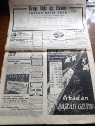 Cumhuriyet Gazetesi - 1 İkincikanun ( Ocak) 1941 -  Yeni Sene Kutlu Olsun - Kahraman Mehmetçikten Gençliğe Mektup - Bir Harb Yılından Diğer Bir Harp Yılına Yazanlar Yunus Nadi Köşe Yazısı - Bugün Merhum Maarif Vekili Necati'nin 12. Yıldönümüdür - Yılbaşı Piyangosu Çekildi - Roosevelt'in Hitabesi Her Yerde Sevinçle Karşılandı - Berlin Matbuatı Sükut Ediyor - Küçük Hikasy Bir Yılbaşı Hikayesi Yazan Hamdi Varoğlu - 1941 Yılına Girerken Hava Harblerine Bakış Yazan M.S. - Kızıl Vazo Yazan Peride Celal Yazı Dizisi - Durak Yerleri Yazan Burhan Felek Köşe Yazısı - Ömer Rıza Doğrul Köşe Yazısı - Merhametten Maraz Yazan Stefan Zweig Yazı Dizisi - Çemberlitaş Sinemasında Okyanus Bekçileri - Saray Sinemasında Günahkarlar - Alkazar Sineması - Kars Yeni Vali Muavini Raşid Demirtaş Fotoğraf - Türkiye Köylü İşçi Elbiseleri Toptan Satış Yeri - Marvin Fabrikası - Doktor Operatör Rahime Batu - Londra'nın Bombardımanı