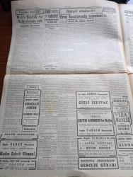 Cumhuriyet Gazetesi - 21 Şubat 1943 - Şükrü Saraçoğlu'nun Nutku İle Halkevlerinin 11. Yıldönümü Törenleri Bugün Saat 15'te Açılacak - Ankara'da Seçimden Bir İntiba - Aziz Milli Şefimiz İsmet İnönü Ve Bayan Mevhibe İnönü Reylerini Kullanıyor Fotoğraf - İkinci Seçmen İntihabı Bitti - Bütün Yurtta Halkımız Reyini İttifakla Cumhuriyet Halk Partisi Namzetlerine Verdi - Maarif Vekilimiz Hasan Ali Yücel Toplantılara Başkanlık Ederken Fotoğraf - Gandhi Dün Serbest Bırakıldı - Varlık Vergisini Vermeyen 37 Tüccar Daha - Dün Polis Tarafından Demirkapıdaki Toplanma Kampına Sevmedikleri Hafta İçinde Aşkale'ye Sevkedilecekler - Elektrik Havagazı Tramvay Tünel Ve Vapur Tarifelerine Zam - İstanbul Seçimlerinde 260 Bin Kadın 273 Bin Erkek Oy Kullandı  - Yardımseverler Cemiyeti Kongresinde Halide Edip Adıvar Kürsüden İnerken Fotoğraf- Milli Birlik Ve Halkevlerinin Rolü Yazan Safaeddin Karanakçı - Selim Sırrı Tarcan'ın Konferansı - Milli Roman Toros Çocuğu Yazan M. Şevki Yazman
