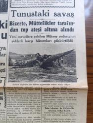 Cumhuriyet Gazetesi - 6 Mayıs 1943 - Bulgaristan Durumu Yazan Nadir Nadi Köşe Yazısı - Rakı Sarfiyatı Artıyor - Adaların Ziyneti Orman İdaresi Çamlarının Temizlenmesi İşini Üzerine Aldı - Sofyada Yüzlerce Kişi Tevkif Edildi - Şark Cephesinde Sovyet Taarruzu - Vekiller Heyeti Cumhurreisimiz İsmet İnönü Riyasetinde Toplandı - Bir Çin Ordusu Çevrildi Japonların Başladığı Taarruz Büyüyor - Mecidiyeköy Cinayeti - Maliye Vekili Fuad Ağralı Yeni Yıl Bütçesi Hakkında Bilgi Verdi - Bayan Durad'ın Balesi - Gazino Kahve Ve Çayhanelerin De Tarifesi Değiştiriliyor - Maoriler Acaba Türkmüdürler Yazan Abidin Daver - Beklenmeyen Misafir Bu Akşam Saray Sinemasında - Güzide Sanatkarlarımız Vahdet Nuri İle Cemal Reşit'in Dün Akşamı Konserleri Fotoğraf - Vay Şekerim Yazan Burhan Felek Köşe Yazısı - Deva Ağrı Kesici - Nevrozin Ağrı Kesici - İsmetpaşa Kız Enstitüsü - Göz Hekimi Nuri Fehmi Ayberk - Borsa - Bulmaca - Bugünkü Radyo Programı