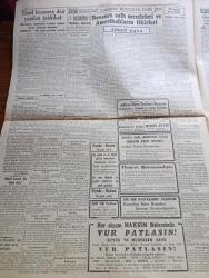 Cumhuriyet Gazetesi - 8 Temmuz 1943 - Şark Cephesinde Yazan Nadir Nadi Köşe Yazısı - Bielgorod Kesiminde Dün Sabahtan beri Büyük Bir Meydan Muharebesi Başladı - Milli Şef İsmet İnönü Dün Mecliste ki Dairelerinde Meşgul Oldular - Merhum Başvekil Dr. Refik Saydam'ı Geçen Sene Bugün Kaybetmiştik - Askeri Vaziyet Alman Taarruzu Hakkında Tahminler Yazan Emekli General H. Emir Erkilet Yazı Dizisi - Londra'ya Göre Japonlar Mançurideki Ordularını Takviye Ederek Taarruza Hazırlanmışlar - Tünel Kazasına Dair Yapılan Tahkikat - Martinique Adası Da Fransız Milli Komitesine İltihak Etti - Çin Mareşalı Çan Kay Şek Müttefiklerin Japonlara Karşı Derhal Taarruza Geçmelerini Talep Ediyor - Yeni Tifüs Vakaları - İstanbul Bira Fabrikasında Teftişler - Profesör Fahrettin Kerim Gökay'ın Konferansı - Zanzibar Yolu Lale Sinemasında - Her Akşam Maksim Bahçesinde Vur Patlasın Büyük Ve Muhteşem Revü - Kitaplar Arasında - 9. Şarl'ın Kanlı Saltanatı Yazan Prosper Merimee Yazı Dizisi - Hasan Traş Bıçağı