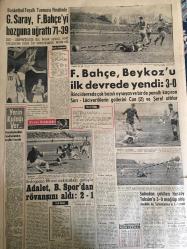 YENİ SABAH GAZETESİ 5 OCAK 1959 YIL :21 SAYI :7127---Belediye ile vilayetin birleşmesi muhtemel --Vilayette dün de mühim meseleler görüşüldü --Sadettin Yalım ,Namık Gedik ten hesap soracak ---Bütçe encümeninde sert tartışmalar --İktisadi D.Teşekküllü  memur ve müstahdemi partilere girebilecek ---Ne zaman ?Ne zaman ?: Siyavuşgil --İstanbul Rehberi ---Rus roketi ,güneşin peyki oldu Sovyet propagandası  başladı ---Castro basın hürriyetini garanti ediyorum dedi ---Sinema : İpek Çoraplar ,Uyuyan Prens ---Galatasaray ,Fenerbahçe yi bozguna uğrattı :71-39---Fenerbahçe ,Beykoz u ilk devrede yendi :3-0---Adalet ,B.Spor dan  rövanşını aldı :2-1--Sahadan çekilen Hasköy Taksim e 3-0 mağlup oldu ---