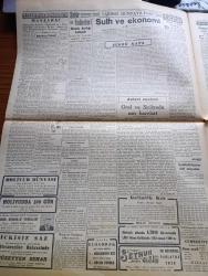 Cumhuriyet Gazetesi - 18 Temmuz 1943 - Büyük Bir Cemiyet Nizamı Davası Yazan Nadir Nadi Köşe Yazısı - İki Diploma Töreni - Orman Fakültesi İle Teknik Okulu Mühendis Ve Fen Memuru Kısımlarının Mezunları Dün Diploma Aldılar - Katania Yanıyor - İngiliz Ordusu Alman Hatlarını Yararak Şehre Yaklaştı - Maarif Vekili Hasan Ali Yücel Müfettişlerle 4 Saat Süren Bir Toplantı Yaptı - Harekat Sahasında Radyo İle Nakledilen Resimlerden - Refah Vapuru Faciası Davası - Askeri Vaziyet Orel Ve Sicilyada Son Harekat Yazan Emekli General H. Emir Erkilet Yazı Dizisi - Münih Ve Amsterdam Bombalandı - Garbi Trakya Bulgarlaşıyor - İsmail Dümbüllü Temsilleri - Haftanın Şakaları Yazan Burhan Felek - Sulh Ve Ekonomi Yazan Şükrü Kaya - Cumhuriyet Bayramı Hazırlıkları - Sinemagazin Çıktı - Bugünkü At Yarışları - Bolu'da Atatürk Günü - Mim Çakır Gazinosunda Müzeyyen Senar Işıl - Kadıköy İnci Gazinosunda Mualla Ve Arkadaşları - Suad Gün Konseri YeşilPark Gazinosunda - Mualla Gökçay Konseri - Bugünkü Radyo Programı