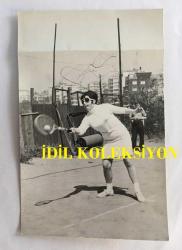 YEŞİLÇAM'IN EFSANESİ BELGİN DORUK'UN ORİJİNAL 6'LI FOTOĞRAF SETİ,  19 x 18 cm ve 18 x 12 cm EBADINDA 6 ADET FOTOĞRAF - BELGİN DORUK TENİS OYNARKEN ÇEKİLMİŞ 6 FARKLI KARE