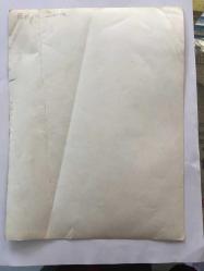 YEŞİLÇAM'IN EFSANESİ BELGİN DORUK'UN ORİJİNAL BÜYÜK BOY FOTOĞRAFI,  24 x 18 cm EBADINDA - BELGİN DORUK ŞIK SİYAH ELBİSESİYLE EVİNDE AYAKTA POZ VERİRKEN ÇEKİLMİŞ BİR KARE