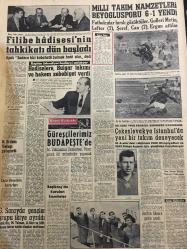 YENİ SABAH GAZETESİ 12 ARALIK 1958 YIL :21 SAYI :7103--CHP Grubu da komisyon kurdu --Maarif vekilinin basın toplantısı --Averoff ,Kıbrıs la ilgili bir açıklama yaptı ---Kum motöründe 30 bin dolma  kalem bulundu --Salgın :Dün de beş çocuk babası bir  alkolik  karısını boğazladı ---İstimlak alacaklıları belediyeden tahvilat yerine parça istiyorlar --Bir kilo namus :Siyavuşgil --İstanbul Rehberi ---Milli Takım Namzetleri Beyoğlusporu 6-1 Yendi --Filibe  hadisesi nin tahkikatı dün başladı ---Güreşçilerimiz Budapeşte de ---Galatasaray gençler grubu  ikiye ayrıldı --Çekoslovakya İstanbul da yeni bir takım deneyecek ---N.Erdem Vefa yı çalıştırdı --Milletlerarası Basın Enstitüsü Somuncuoğlu nu tenkid ediyor --Ortağını öldürdü --Bir orman memuru odun  yüklü GMC nin şoförünü  vurdu --Hasköy Hür P binasını polis tahliye ettirdi ---Ankara da iki  azılı hırsız  yakalandı --