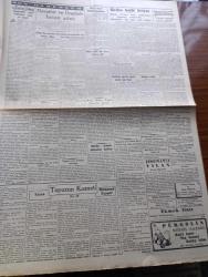 Cumhuriyet Gazetesi - 10 Ağustos 1943 - Siyasi İmkanlar Yazan Nadir Nadi Köşe Yazısı - Avrupa Kalesini Müdafaa İçin - Roosevelt Kanada'da - Maarif Vekili Hasan Ali Yücel Emekli Öğretmenler İçin Dün Yapılan Törende Hocalarla Görüşüyor Fotoğraf - İtalyan Başvekili Badoglio - Üniversite Rektörlüğü Maruf Profesörümüz Tevfik Sağlamın Tayini Takarrür Etti - Adliye Vekili Ali Rıza Türel Dün İmralı Adasına Gitti - Bu Perşembe Akşamı Azak Bahçesinde Müzeyyen Senar Konseri - Millicilik Ve Devamlı Sulh Yazan Şükrü Kaya - Ekmek Fiyatları Bugünden İtibaren 17,25 Kuruşa Satılacak - Vedad Tör Ankara Elektrik Ve Havagazı Müdürü Oldu - Galatasaray El İşleri Sergisini 80 Bin Kişi Gezdi -  Topuzun Kısmeti Yazan Mahmud Yesari Yazı Dizisi - Almanya'daki Siyasi Hadiselerin Mana Ve Hedefi - Nevşehir Ve Ürgüpte İnönü Günü - Teknik Tabirini Başına Gelenler Yazan Haşim Nahid Erbil Köşe Yazısı - Ankara'da Çin Cumhurreisi Lin Sen İçin Anma Merasimi - Burhaneddin Ve Seniye Tepsi Skeçleri - Zati Sungur