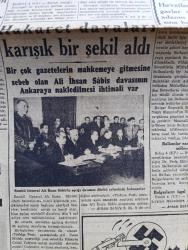 Cumhuriyet Gazetesi - 5 İkinciteşrin (Kasım) 1943 - Fransasız Avrupa Yazan Nadir Nadi Köşe Yazısı - İngiliz Hariciye Nazırı Mister Eden Kahireye Vardı - Kahire'de Görüşmelere Başlandı - Moskova'ya Göre Nogay Steplerinde Savaş Sona Erdi - Şark Cephesinden Resimler - Balkanlar Nasıl İstila Edilecek - Hakaret Davaları Karışık Bir Şekil Aldı - Bir Çok Gazetelerin Mahkemeye Gitmesine Sebep Olan Ali İhsan Sabis Davasının Ankara'ya Nakledilmesi İhtimali Var - Binden Fazla Amerikan Tayyaresi Gündüz Almanya'ya Hücum Ederek Büyük Hasarlar Yaptı - Hukuk Fakültesi Dekanı Sıddık Sami Onar - 2 Büyük Film Fırtınalar Hakimi Ve Mabudenin Kızı Taksim Sinemasında - Devamlı Sulh Arzusu Ve Bazı Mütefekkirler Yazan Profesör Doktor Hıfzı Veldet Köşe Yazısı - Aşkın Doğuşu Yazan Peride Celal Yazı Dizisi - Hak Hukuk Yazan Burhan Felek Köşe Yazısı - Bugünkü Radyo Programı - Arlon Saatleri - Uyuz Ve Deri Kaşıntılarını Dermoliv Çabuk Geçirir - Bugünkü Radyo Programı