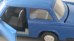 2000 YILI TRABANT 601-S NO:8677 KAPILARI VE BAGAJ AÇILIR METAL ARABA LASTİKLER KAUÇUK  1/43 SIFIR HİÇ  KULLANILMAMIŞ SERGİLENMEMİŞ KOLEKSİUON ÜRÜNÜ