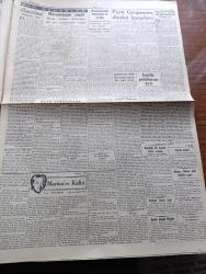 Cumhuriyet Gazetesi - 22 Mart 1944 - İngiliz Politikasına Dair Yazan Nadir Nadi Köşe Yazısı - Parti Grubunun Dünkü Kararları - Başvekil Şükrü Saracoğlu'nun Verdiği İzahat - Parti Grubu Hükümete 57 Reye Karşı 251 Reyle İtimad Beyan Etti - Macaristan'ın İşgali - Macar Ordusu Almanlara Yer Yer Mukavemet Ediyor - Toprak Vergisi - Şark Cephesinde Dniester Nehri Kıyılarında Korkunç Bir Savaş - Saffet Arıkan - Tevfik Rüştü Aras - Napolide İki Kasaba Lavlar Altında Kaldı - Sherlock Holmes Serisinin Üçüncü Kitabı Reklamı - Şu Garip Dünya 9 Yazan Profesör Salih Murad Uzdilek - Hukuki Romantizm 2 Yazan Profesör Ziyaeddin Fahri Fındıkoğlu - Karikatürist Cemal Nadir Hasta - Marion'un Kalbi Yazan Vicki Baum Yazı Dizisi - Köyümün Sesi Yazan Burhan Felek Köşe Yazısı - Nevruz İlkbahar Bayramı İran Konsolosluğunda Kutlanmıştır - Reşat Nuri Güntekin'in Yaprak Dökümü Yüzüncü Defa Şehir Tiyatrosunda - Ayarsızlar Oyunu 14 Gün İçinde 10.000 den Fazla Seyirci Gördü - Amcabeye Göre Karikatür - Ses Tiyatrosu