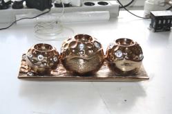 lüks Porselen 3lü Tealight Mumluk Şamdan Biblo Heykel Hediyelik Dekoratif Ürün Masa Süsü Ev Hediye   DETAYLAR RESIMLERDE ((kitap raf