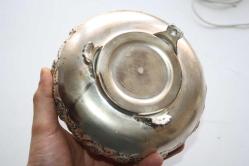 KAPAKLI ŞEKERLİK YADA BENZER BİŞEY  GÜMÜŞ KAPLAMA SARI METAL   DETAYLAR RESIMLERDE (ANTIK KOLİ 12