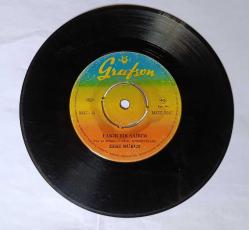 ZEKİ MÜREN,FAKİR BİR ŞAİRİM - GÖZLERİMDEN YÜZÜN, KULAKLARIMDAN SESİN SİLİNMEDİ 45 LİK NADİR PLAK 10/8 KONDİSYONDA