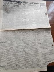 Cumhuriyet Gazetesi - 11 Birinciteşrin ( Ekim) 1944 -  Churchill'e Moskova'da Yazan Nadir Nadi Köşe Yazısı - Churchill'e İle Stalin'in Balkanlar Ve Polonyalılar Meselelerini De Konuştuklarını Bildiriliyor - Churchill İle Stalin Bir Ziyafetten Sonra Fotoğraf- Anıtkabir Ve Milli Şef İsmet İnönü - Achen Şehri Muhasara Edildi Fotoğraf - Kibar Hırsız Muzaffer Aydın Dün Eskişehir'de Yakalandı - Dumbarton Oaks Konferansında Verilen Kararlara Ait Tafsilat - Anzavur'un Romanı Yazan İsmail Habib Sevük - İktisat Vekili Fuad Sirmen Dün Sanayi Erbabıyla Görüştü - Müverrih Ahmed Refiğin Yıldönümü - Gönül Eğlencesi Başrolde Katherine Hepburn Melek Sinemasında - Almanya'da On İki Milyon Yabancı İşçi - Yeni Emniyet Nizamı Yazan Ömer Rıza Doğrul Köşe Yazısı - Baltık'ta 150,000 Alman Askerî Tecrid Edildi - Dikkate Değer Bir Mektup Yazan Burhan Felek Köşe Yazısı - Bugünkü Radyo Programı - Bulmaca - Tural Öksürük ve Bronşite Karşı - Çapamarka - Gözen'in Gençlik Kremi - Tablet Reosil Öksürüğe Karşı