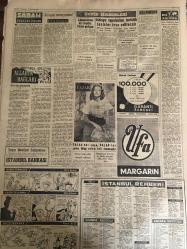 YENİ SABAH GAZETESİ 9 TEMMUZ 1959 YIL :22 SAYI :7307---Eisenhower ,dış yardımın arttırılmasını talep ediyor --Batan yüzer -havuzun kurtarılması mümkün --Türkiye den Kıbrıs a bu yıl 30 öğretmen gidecek --Dün yurt da altı cinayet daha işlendi ---Kurbanını sandıklayıp  bagaja veren katil yakalandı---Günaltay ve Oran valiye cevap verdi --Sevim Çağlayan basın toplantısını şarkı ile bitirdi ---Konya yı satmıyorum :Siyavuşgil --İstanbul Rehberi ---Avrupa da Komünist Tehlikesi --B.Amerika ile Fransa arasında ihtilaf çıktı --Maarif Heyeti 73 bin kilometre yol katetmiş ---Piyasaya çok miktarda yedek parça geldi --Denizcilik bankası dün 6 römorkör sipariş etti ---Mısır da ki 180 milyon liranın varisi öldü ---Karagümrüklüler  Cumhuru kaçırdı Suat Galatasaray la mukavele imzalıyor --B.Milli Takımımız İspanya dan geldi ---Amerikalı güreşçiler dün de yenemedik :2-2--Fenerbahçeli Akgün Almanya ya gidecek ---Bir artist  plajda çırılçıplak soyundu --General F.F Everest Ankara da ---