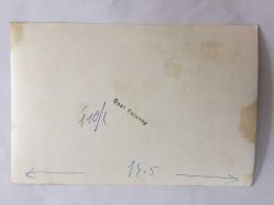 YILDIRIM GENCER'İN ORİJİNAL 3'LÜ FOTOĞRAF SETİ 18 x 12 cm EBADINDA - YILDIRIM GENCER'İN BİR YEŞİLÇAM FİLMİNDEN KADIN OYUNCUYLA BAHÇEDE OLDUĞU ANLARDAN 3 FARKLI KARE, SİYAH & BEYAZ YEŞİLÇAM DÖNEMİ