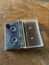 ZEKİ MÜREN - YORGUNUM - KASET
