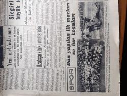 Cumhuriyet Gazetesi - 18 Birincikanun (Aralık) 1944 - Yeni Sipariş Edilecek Gemilere Dair Yazan Abidin Daver Köşe Yazısı - Rus Fransız İttifakının Metni Dün Neşredildi - Yunan Hükümeti Dün Seferberlik İlan Etti - Sicilya'da İsyan Çıktı Belediye Adliye Maliye Binaları Yağma Edildi - Siegfried Hattında Büyük Topçu Düellosu - Macaristan'da Sovyetler İki Şehir Daha Aldılar - Dün Yapılan Lig Maçları Ve Kır Koşuları - Beşiktaş Beykoz Maçından Bir Sahne Fotoğraf - Fenerbahçe Vefa'yı 4 1 Yendi - Yeni Mebuslarımız - İstanbul Boks Şampiyonasının Final Maçları Tehir Edilmelidirler - Ayakta Dinlenmenin Tatlı Uykuya Dalmanın Sırları Yazan Rusçuklu Hakkı - İsviçre'de Yeni Bir İş Kanunu Hazırlanıyor Yazan Ahmed Halil - Şef Cemil Türk Arman Konseri - Meşum Fahişe Lale Sinemasında - Hindistan'ın İstikbali Yazan Ömer Rıza Doğrul Köşe Yazısı - Ankara At Yarışlarının Neticeleri - Burhan Felek Köşe Yazısı - Hasan Limon Kolonyası - Bugünkü Radyo Programı - Ses Opereti Tiyatrosu - Tural Öksürüğü Keser
