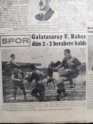 Cumhuriyet Gazetesi - 25 Birincikanun (Aralık) 1944 - İstiklal Savaşımızın Tarihi Yazan Abidin Daver Köşe Yazısı - Peştedeki Alman Garnizonu Sarıldı - Milli Şefimiz İsmet İnönü Dün Yarışlarına Teşrif Ettiler - İngiliz Habeş Anlaşması - Merhum M. Turhan Tan'ın Ölüm Yıldönümü Fotoğraf - Galatasaray Fenerbahçe Dün 2 2 Berabere Kaldı Fotoğraf - Yeşilayın Yirmi Beşinci Yıldönümü - Atina Asilerden Tamamiyle Temizlendi - Ses Tiyatrosu Opereti Gala Gecesi Tatlı Sert - Ömer Besim - Boks Maçları Finali - Lido Yüzme İhtisas Kulübü - Ankara Kır Koşusunu İstanbul Takımı Kazandı -  Kooperatifçilik Kongresi Kapanırken Yazan Profesör Ziyaeddin Fahri Fındıkoğlu - Kapıdan Bir Kadın Girdi Yazan Warwick Deeping Yazı Dizisi - Mezarlıklarımıza Dair Yazan Burhan Felek Köşe Yazısı - Noel Mesajları - Bugünkü Radyo Programı - Singer Saat Mağazaları - Yakında Amerika'ya Hareket Edecek Olan Portekiz Bandıralı Lima Vapuru - İstanbul Belediyesi Şehir Tiyatroları Düğün Gecesi Oyunu Bu Akşam - Fen İş