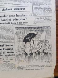 Cumhuriyet Gazetesi - 29 Birincikanun (Aralık) 1944 - Japonya'nın Durumu Güçleşiyor Yazan Abidin Daver Köşe Yazısı - Parti Grubunda Mali Sene Başının İkincikanun Başına Alınması Kararlaştı - Churchill Ve Eden Dün Atina'dan Hareket Ettiler - Batıdaki Alman Taarruzu Her İstikamette Durduruldu - Peştenin İçinde Kanlı Savaşlar - Ahmet Mithat Efendi'nin Doğum Yıldönümü Fotoğraf - Hocapaşa Maliye Tahsil Şubesinin Kasasından 105 Bin Lira Para Çalındı Hırsızlar Aranıyor - Bulgaristan'daki Tarihi İfşaat Kral Boris İki Defa İntihara Karar Vermiş - Küçük Hikâye Guguklu Saat Yazan Andre Mauorois - Ahmet Mithat Efendi Yazan Ahmed Halil - Dünyanın En Zengin Gazetesi La Prensa -  Kapıdan Bir Kadın Girdi Yazan Warwick Deeping Yazı Dizisi - Biraz Güler Yüz Yazan Burhan Felek - Balzac Vadideki Zambak Çıktı - Mualla Gökçay Yılbaşı Gecesi Maksim Salonlarında - Nevrol Cemal - Hamiyet Yüceses Salahaddin Pınar Novotni Oteli Altında - Bugünkü Radyo Programı - Bulmaca - Borsa - Philips
