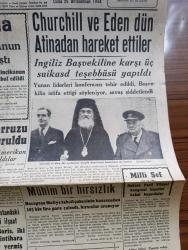 Cumhuriyet Gazetesi - 29 Birincikanun (Aralık) 1944 - Japonya'nın Durumu Güçleşiyor Yazan Abidin Daver Köşe Yazısı - Parti Grubunda Mali Sene Başının İkincikanun Başına Alınması Kararlaştı - Churchill Ve Eden Dün Atina'dan Hareket Ettiler - Batıdaki Alman Taarruzu Her İstikamette Durduruldu - Peştenin İçinde Kanlı Savaşlar - Ahmet Mithat Efendi'nin Doğum Yıldönümü Fotoğraf - Hocapaşa Maliye Tahsil Şubesinin Kasasından 105 Bin Lira Para Çalındı Hırsızlar Aranıyor - Bulgaristan'daki Tarihi İfşaat Kral Boris İki Defa İntihara Karar Vermiş - Küçük Hikâye Guguklu Saat Yazan Andre Mauorois - Ahmet Mithat Efendi Yazan Ahmed Halil - Dünyanın En Zengin Gazetesi La Prensa -  Kapıdan Bir Kadın Girdi Yazan Warwick Deeping Yazı Dizisi - Biraz Güler Yüz Yazan Burhan Felek - Balzac Vadideki Zambak Çıktı - Mualla Gökçay Yılbaşı Gecesi Maksim Salonlarında - Nevrol Cemal - Hamiyet Yüceses Salahaddin Pınar Novotni Oteli Altında - Bugünkü Radyo Programı - Bulmaca - Borsa - Philips