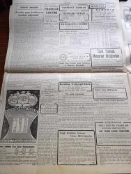 Cumhuriyet Gazetesi - 29 Birincikanun (Aralık) 1944 - Japonya'nın Durumu Güçleşiyor Yazan Abidin Daver Köşe Yazısı - Parti Grubunda Mali Sene Başının İkincikanun Başına Alınması Kararlaştı - Churchill Ve Eden Dün Atina'dan Hareket Ettiler - Batıdaki Alman Taarruzu Her İstikamette Durduruldu - Peştenin İçinde Kanlı Savaşlar - Ahmet Mithat Efendi'nin Doğum Yıldönümü Fotoğraf - Hocapaşa Maliye Tahsil Şubesinin Kasasından 105 Bin Lira Para Çalındı Hırsızlar Aranıyor - Bulgaristan'daki Tarihi İfşaat Kral Boris İki Defa İntihara Karar Vermiş - Küçük Hikâye Guguklu Saat Yazan Andre Mauorois - Ahmet Mithat Efendi Yazan Ahmed Halil - Dünyanın En Zengin Gazetesi La Prensa -  Kapıdan Bir Kadın Girdi Yazan Warwick Deeping Yazı Dizisi - Biraz Güler Yüz Yazan Burhan Felek - Balzac Vadideki Zambak Çıktı - Mualla Gökçay Yılbaşı Gecesi Maksim Salonlarında - Nevrol Cemal - Hamiyet Yüceses Salahaddin Pınar Novotni Oteli Altında - Bugünkü Radyo Programı - Bulmaca - Borsa - Philips