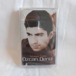Özcan Deniz / Geçmiyor Günler - Jelatininde (Açılmamış) Kaset
