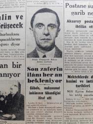 Cumhuriyet Gazetesi - 14 Nisan 1945 - Roosevelt'in Ölümü Yazan Nadir Nadi Köşe Yazısı - Amerika'nın Yasını Bütün Dünya Paylaştı - Başkan Roosevelt'in Cenazesi Yarın Törenle Kaldırılıyor - Amerikan Başkanı Roosevelt'in Ölümünden Dolayı Bütün Türkiye Derin Teessür İçinde - Cumhurbaşkanımız İsmet İnönü Dün Akşam Radyoda Amerikalılara Hitap Etti - Alman Propaganda Bakanı Doktor Goebbels Mukavemet İmkanının Tükendiğini İtiraf Etti - Mr. Roosevelt'in Veremediği Söylev - Truman Stalin Ve Churchill İle Görüşecek - Viyana'da Düştü - Harry Truman Amerika'nın Yeni Cumhurbaşkanı Yazan M. Kenan Kan - Doğan Kardeş Dergisi 23 Nisan'da Doğuyor - Lorel Hardi Bugün İpek Ve Melek Sinemasında - Bayan Fahrünnisa Zeyd'in Resim Sergisi - Dünya Hürriyetinin Kahramanı Yazan Ömer Rıza Doğrul - Mualla Gökçay Ve Hacer Buluş Maksim Gazinosunda - Hasan Limon Kolonyası - Bugünkü Radyo Programı - Sinir Buhranlarına Karşı Kardol - İstanbul Şehir Tiyatroları Dram Kısmında Casuslar oyunu