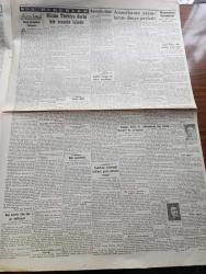 Cumhuriyet Gazetesi - 14 Nisan 1945 - Roosevelt'in Ölümü Yazan Nadir Nadi Köşe Yazısı - Amerika'nın Yasını Bütün Dünya Paylaştı - Başkan Roosevelt'in Cenazesi Yarın Törenle Kaldırılıyor - Amerikan Başkanı Roosevelt'in Ölümünden Dolayı Bütün Türkiye Derin Teessür İçinde - Cumhurbaşkanımız İsmet İnönü Dün Akşam Radyoda Amerikalılara Hitap Etti - Alman Propaganda Bakanı Doktor Goebbels Mukavemet İmkanının Tükendiğini İtiraf Etti - Mr. Roosevelt'in Veremediği Söylev - Truman Stalin Ve Churchill İle Görüşecek - Viyana'da Düştü - Harry Truman Amerika'nın Yeni Cumhurbaşkanı Yazan M. Kenan Kan - Doğan Kardeş Dergisi 23 Nisan'da Doğuyor - Lorel Hardi Bugün İpek Ve Melek Sinemasında - Bayan Fahrünnisa Zeyd'in Resim Sergisi - Dünya Hürriyetinin Kahramanı Yazan Ömer Rıza Doğrul - Mualla Gökçay Ve Hacer Buluş Maksim Gazinosunda - Hasan Limon Kolonyası - Bugünkü Radyo Programı - Sinir Buhranlarına Karşı Kardol - İstanbul Şehir Tiyatroları Dram Kısmında Casuslar oyunu