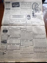 Cumhuriyet Gazetesi - 19 Eylül 1945 - İsmail Dümbü-Türk Arab Dostluğu Ve Elbirliği Köşe Yazısı - Irak Kralı Naibi Atatürk'ün Kabrine Dün Muhteşem Bir Çelenk Koydu Fotoğraf - Başbakanımız Şükrü Saracoğlu'nun Süvarisi - İstanbul Milletvekilleri Dün Fatih Halkevinde Halkın Şikayetlerini Dinliyorlar Fotoğraf - Rusya'nın İstekleri Molotov Eritrede Rusya'nın Menfaati Olduğunu Söylüyor - Ajax Kruvazöründe Dün Verilen Kokteyl Parti - İstanbul Halkı Limanımızdaki İngiliz Harb Gemilerini Geziyor - Cumhuriyet'in Anketi Günün Mevzularına Dair 10 Sual Anketi Yapan Fikret Adil - Goering'in Hatıraları Rusya İletişim Pazarlık Yazı Dizisi - Yargıtay Başkanının Nutku Ve Hukuk Dili Yazan Profesör Doktor Hıfzı Veldet Köşe Yazısı - Ciğer delen Yazan Safiye Erol Yazı Dizisi - İran Azerbaycanında Dikkate Değer Hareketler - Fil Ve Eşek Yazan Burhan Felek Köşe Yazısı - Mareşal Stalin'in Amerika'dan İsteyeceği Kredi - Sadi Tek Tiyatrosu Bu Gece Kadıköy Süreyya Sinemasında - Amcabey Ve Dilekler Çizen Cemal Nadir