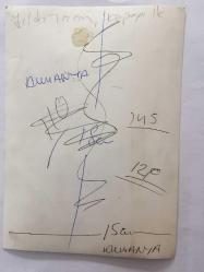 YILDIZ TEZCAN'IN ORİJİNAL 2'Lİ FOTOĞRAF SETİ, 18 x 12 cm ve 16 x 12 cm EBADINDA 2 ADET FOTOĞRAF - YILDIZ TEZCAN EVİNDE KÖPEĞİ ve PAPAĞANI YOSMA İLE İLGİLENİRKEN ÇEKİLMİŞ 2 FARKLI KARE