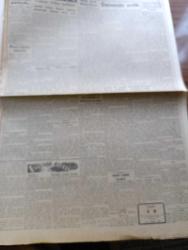 Cumhuriyet Gazetesi - 2 Kasım 1945 - Milli Şefi Dinlerken Yazan Nadir Nadi Köşe Yazısı - Milli Şef İsmet İnönü'nün Tarihi Nutku - Milli Şef İsmet İnönü'nün Son Resimleri - İç Politika Durumu Tek Eksiğimiz Hükümet Partisinin Karşısında Başka Parti Bulunmamasıdır - Dün İstanbul Üniversitesi Açılış Töreninde İstiklal Marşı Söylenirken Fotoğraf- Vali Lütfi Kırdar Bütçeyi Anlattıktan Sonra Seçimler Yapıldı Fotoğraf - Vitamin Meselesinin Şimdiki Durumu Yazan Doktor Kemal Saraçoğlu - Dil Davası Etrafında Beliren Üç Cereyan - Zehra Bilir Ve İsmail Dümbüllü Beşiktaş Gürel Sinemasında - Bir Aşk Gecesi Nakleden Hamdi Varoğlu Yazı Dizisi - Et Meselesi Yazan Burhan Felek - Küçük Hikâye Eski Ahbab Çeviren İbrahim Hoyi - Amcabey Ve 22. Yıl Çizen Cemal Nadir - Domuz Satışı - Hakiki Bir Ses Yıldızı Mafharet Yıldırım Her Akşam Kristal Salonunda - Bioks Diş Macunu - Bugünkü Radyo Programı - Bulmaca - İstanbul Belediyesi Şehir Tiyatroları Dram Kısmı Sanatkar Aşkı - Gogol'un Müfettişi