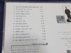 NEŞET ERTAŞ GARİBİN DÜNYADA YÜZÜ GÜLMEZ MÜZİK CD (SIFIR)