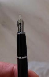 İRİDİUM POİNT MARKA DOLMA KALEM.  KONDİSYON YÜKSEK.  KOLEKSİYONLUK